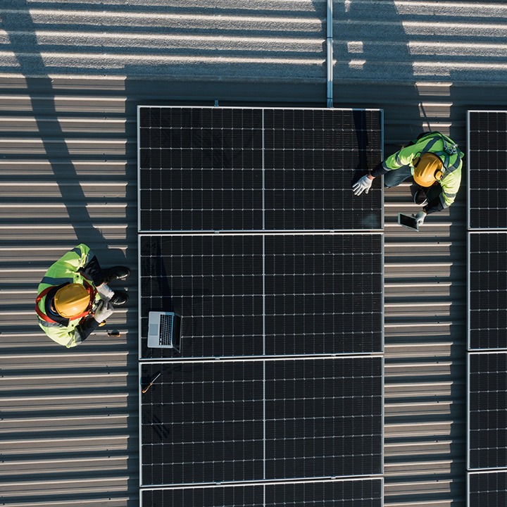 Investition in 11 Photovoltaik-Anlagen für die Eigenstromversorgung